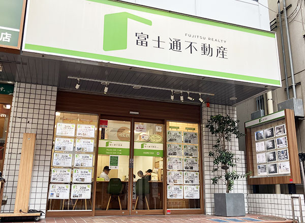 FAXや電話対応に追われ、1日100件電話対応